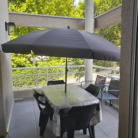 T3 Terrasse - Piscine - 3 Etoiles アパート サン・シプリアン