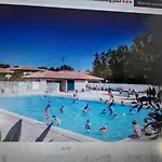T3 Terrasse - Piscine - 3 Etoiles 아파트