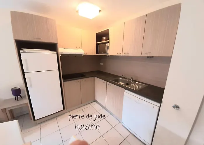 T3 Terrasse - Piscine - 3 Etoiles Апартаменты *